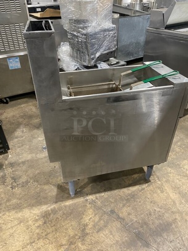 NICE! Pitco Commercial Natural Gas Powered Deep Fat Fryer! With Metal Frying Baskets! All Stainless Steel! On Legs! - Image 4 of 9