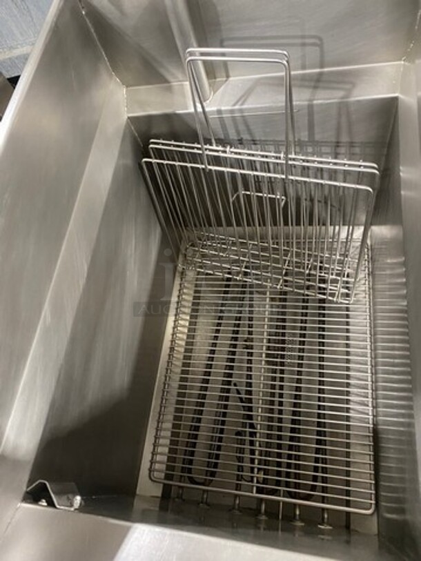 NICE! Pitco Electric Powered Commercial Pasta Cooker/Rethermalizer! With Backsplash! All Stainless Steel! On Legs! Model: SRTE SN: E12EB017625 208V 60HZ 1 Phase - Image 5 of 9