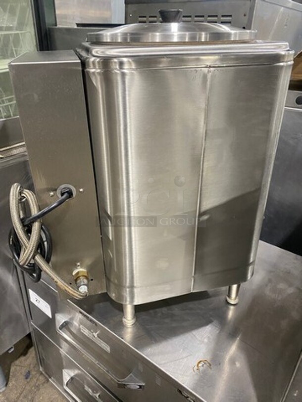 WOW! Celcilware Commercial Electric Powered Countertop Water Broiler! Solid Stainless Steel! On Legs! Model: ME10EN 120V 60HZ 1 Phase - Image 4 of 9
