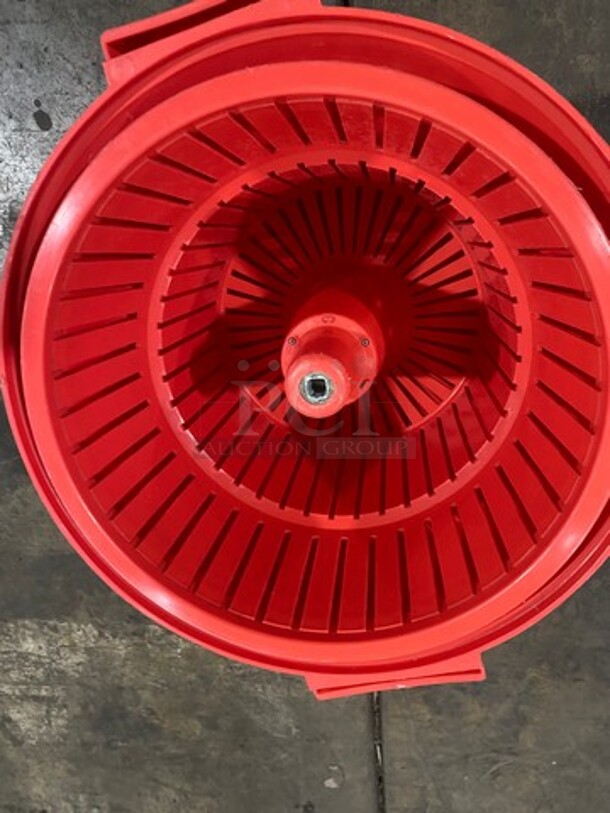 Chef Master Commercial Countertop Poly Salad/Lettuce Spinner! With Lid! - Image 5 of 5