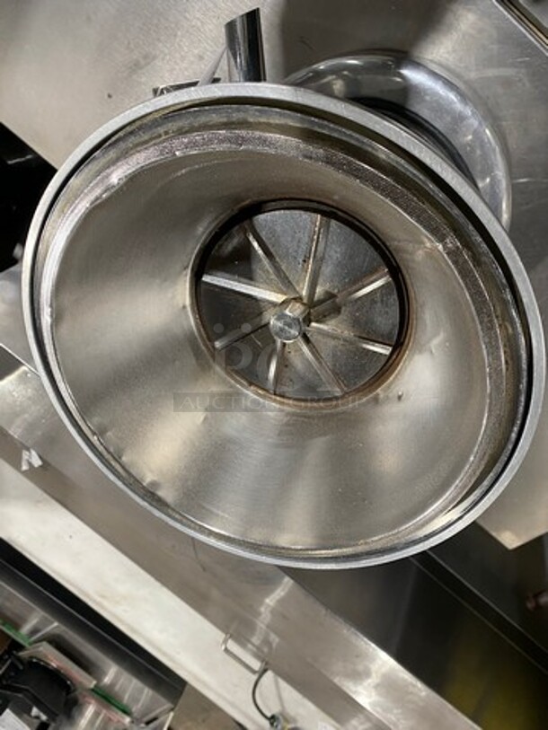 Nutrifaster Commercial Countertop Juicer Extractor! Solid Stainless Steel! Model: N450 SN: 459061471 110V - Image 5 of 6