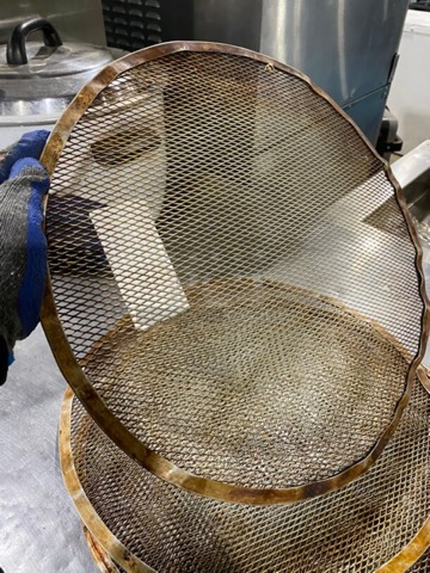 ALL ONE MONEY! Round Pizza Mesh Screens! - Image 3 of 3