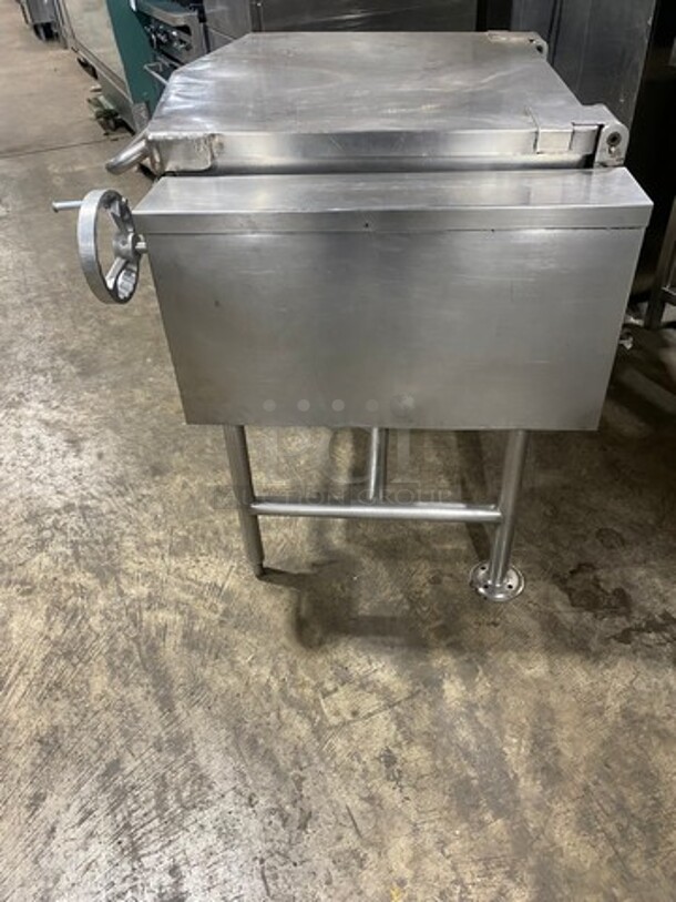 Vulcan Hart Commercial Electric Powered Tilt Skillet/Braising Pan! All Stainless Steel! On Legs! - Image 2 of 8