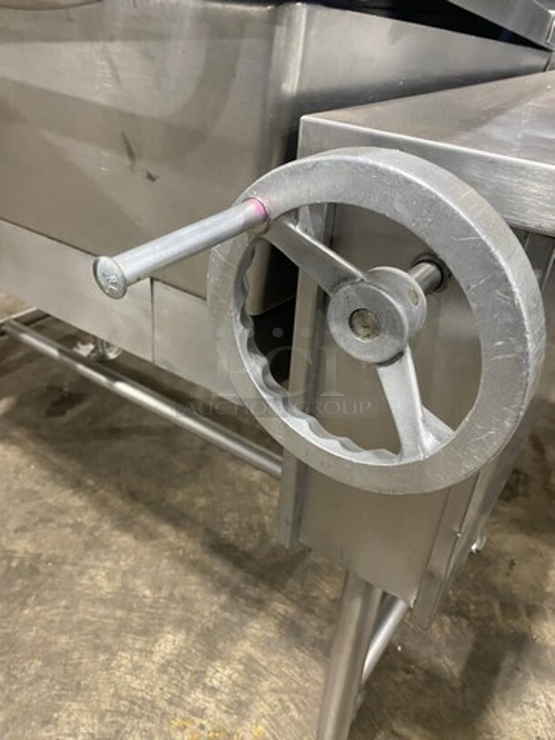 Vulcan Hart Commercial Electric Powered Tilt Skillet/Braising Pan! All Stainless Steel! On Legs! - Image 5 of 8