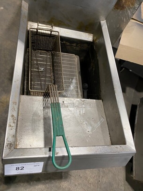 Pitco Commercial Natural Gas Powered Deep Fat Fryer! With Single Metal Frying Basket! All Stainless Steel! On Legs! - Image 5 of 8