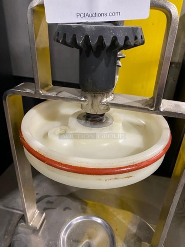 Metal Commercial Countertop Manual Press! - Image 2 of 6