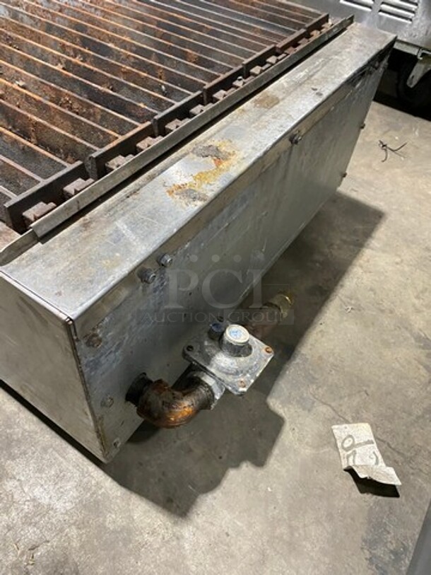 Radiance Commercial Countertop Gas Powered Char Broiler Grill! All Stainless Steel! On Legs! - Image 4 of 7