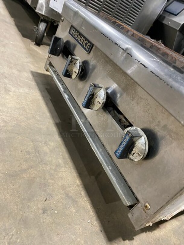 Radiance Commercial Countertop Gas Powered Char Broiler Grill! All Stainless Steel! On Legs! - Image 6 of 7