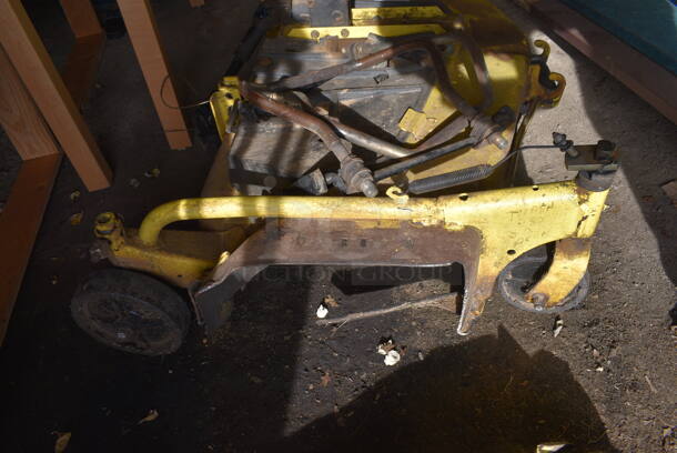 John Deere 60-HD Lawn Metal Commercial Mower Deck. BUYER MUST REMOVE. 64x35x15. (HS: Garage 2) - Image 7 of 9