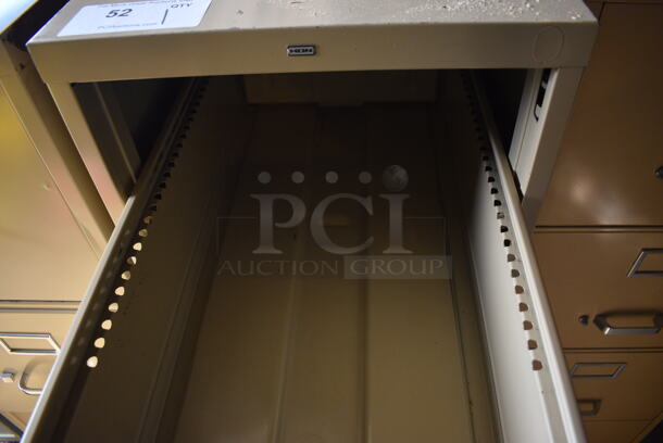 Hon Tan Metal 4 Drawer Filing Cabinet. 15x27x53. (HS: Garage 5) - Image 7 of 7