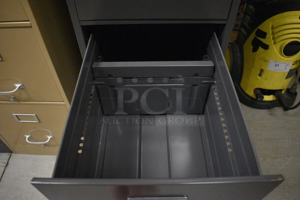 Hon Gray Metal 4 Drawer Filing Cabinet. 15x26.5x52.5. (HS: Backroom) - Image 5 of 7