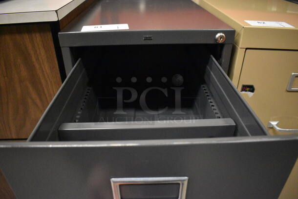 Hon Gray Metal 4 Drawer Filing Cabinet. 15x26.5x52.5. (HS: Backroom) - Image 7 of 7