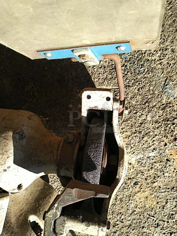 Metal Grinder. (High School Garage 2) - Image 5 of 8