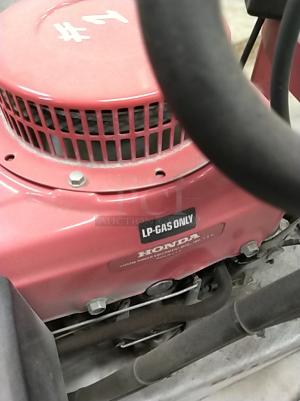Honda PowerBuff B21 Metal Commercial Propane Gas Powered Burnisher. (High School Back Room) - Image 3 of 7
