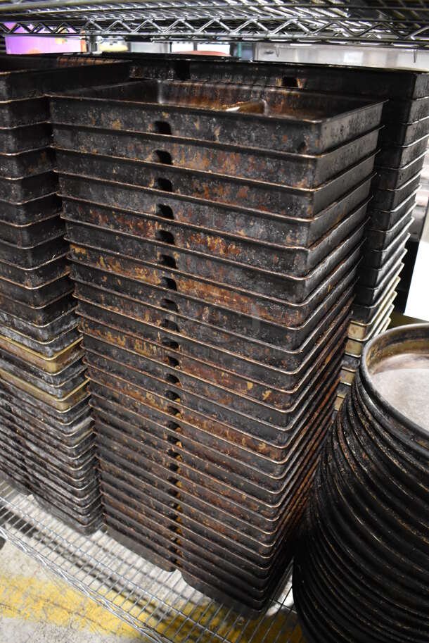 29 Metal 2 Compartment Baking Pans. 15x10x2. 29 Times Your Bid! - Image 3 of 3