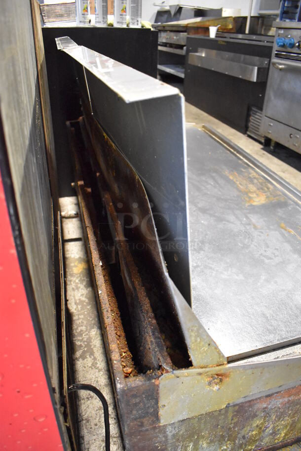 Keating 60BFLD Stainless Steel Commercial Countertop Natural Gas Powered Chrome Top Flat Top Griddle w/ Thermostatic Controls. 61x32x33 - Image 4 of 7
