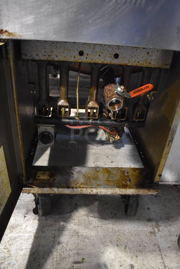 2014 Dean SR162GN Stainless Steel Commercial Floor Style Natural Gas Powered 75 Pound Capacity Deep Fat Fryer w/ 2 Metal Fry Baskets on Commercial Casters. 150,000 BTU. 20x33x47 - Image 5 of 6