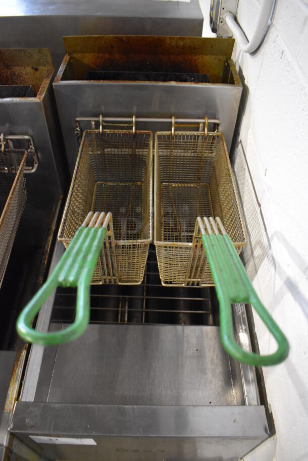 2014 Dean SR42GN Stainless Steel Commercial Floor Style Natural Gas Powered Deep Fat Fryer w/ 2 Metal Fry Baskets on Commercial Casters. 105,000 BTU. 16x32x46 - Image 4 of 6