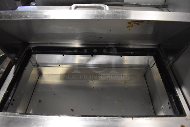 2018 True TSSU-27-08D-2-HC Stainless Steel Commercial Sandwich Salad Prep Table Bain Marie Mega Top w/ 2 Drawers on Commercial Casters. 115 Volts, 1 Phase. 27.5x30x44. Tested and Working! - Image 4 of 6