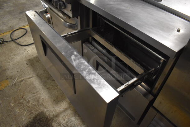 2018 True TSSU-27-08D-2-HC Stainless Steel Commercial Sandwich Salad Prep Table Bain Marie Mega Top w/ 2 Drawers on Commercial Casters. 115 Volts, 1 Phase. 27.5x30x44. Tested and Working! - Image 5 of 6
