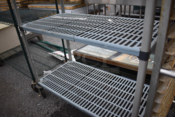 Metro Max Poly and Metal 4 Tier Shelving Unit on Commercial Casters. BUYER MUST DISMANTLE. PCI CANNOT DISMANTLE FOR SHIPPING. PLEASE CONSIDER FREIGHT CHARGES. 48x24x76 - Image 3 of 3