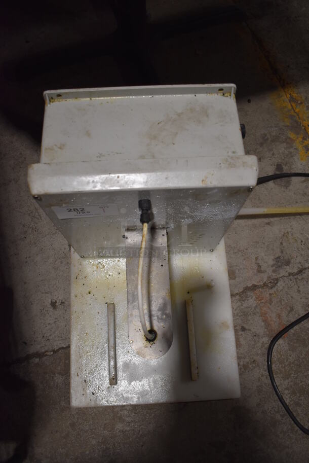 2017 Mallet & Co PPO 491 Metal Commercial Countertop Pizza Pan Oiler. 115 Volts, 1 Phase. 15x22x12. Tested and Does Not Power On - Image 3 of 5