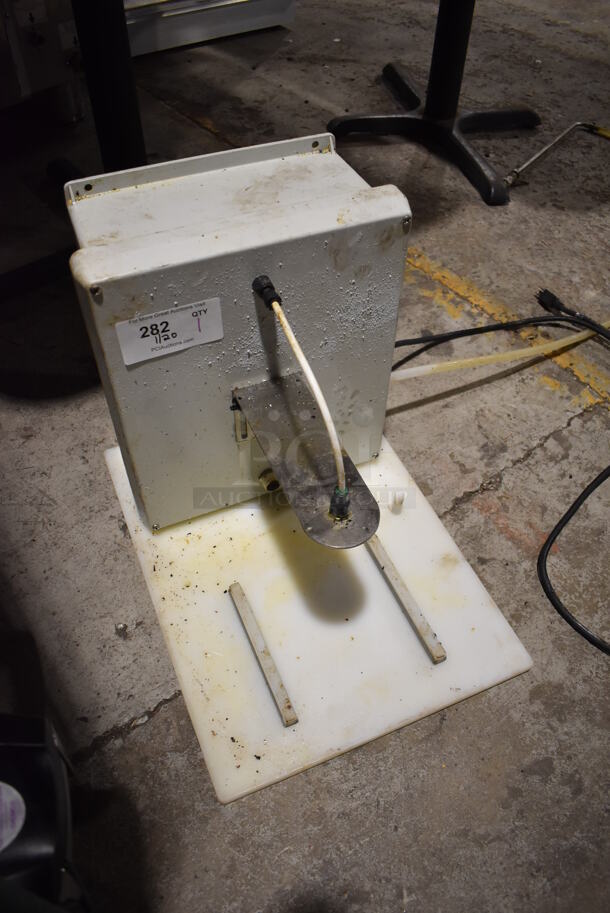 2017 Mallet & Co PPO 491 Metal Commercial Countertop Pizza Pan Oiler. 115 Volts, 1 Phase. 15x22x12. Tested and Does Not Power On - Image 4 of 5