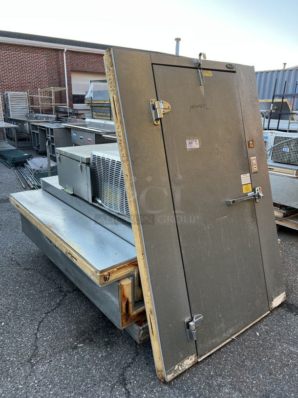 Norlake 6'x5'x6' SELF CONTAINED Walk In Freezer Box w/ Floor, Copeland CP2M-7A Compressor and Norlake Condenser. 115-230 Volts, 1 Phase. Picture of the Unit Before Removal Is Included In the Listing - Image 8 of 8