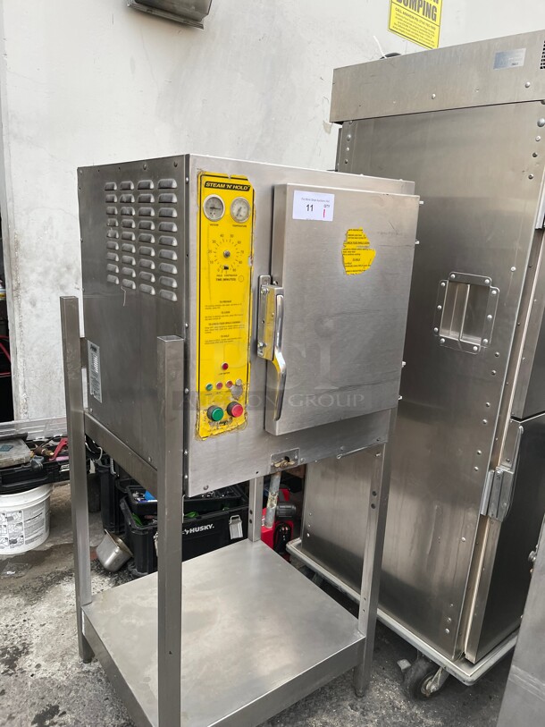 Nice! Convection Steamer- AccuTemp Steam'N'Hold Model: 208D8-100 NSF 220 Volt Three Phase With Stand NSF  - Image 3 of 9
