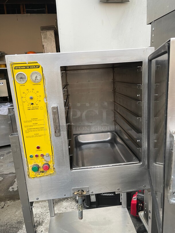 Nice! Convection Steamer- AccuTemp Steam'N'Hold Model: 208D8-100 NSF 220 Volt Three Phase With Stand NSF  - Image 4 of 9