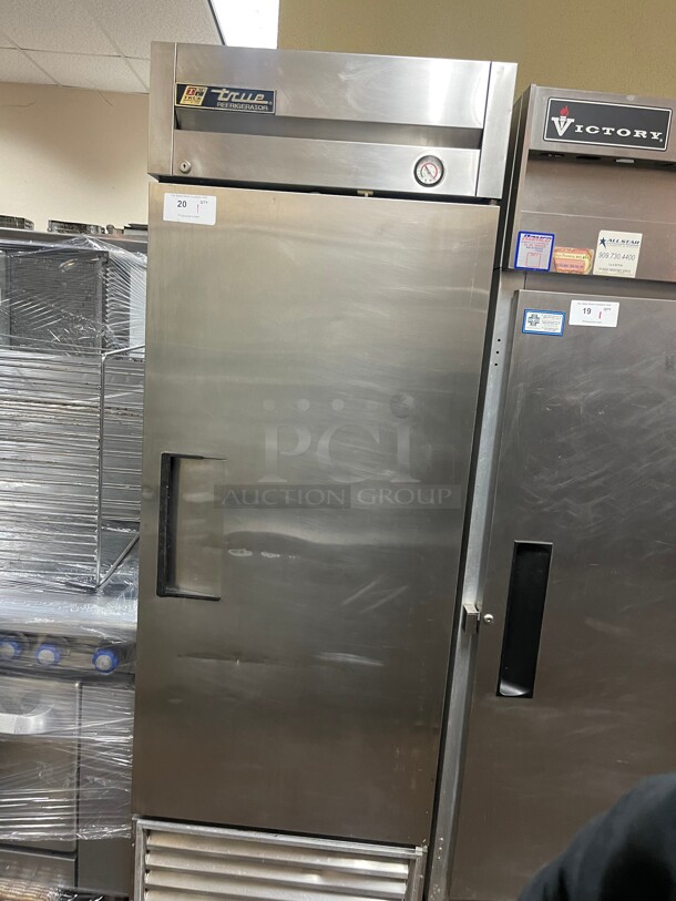 True T-23 27 inch One Section Reach In Refrigerator, (1) Right Hinge Solid Door, 115v NSF Tested and not getting cold! - Image 4 of 7