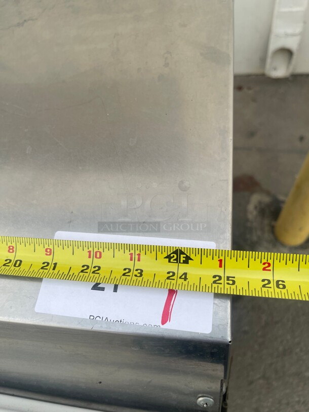 Working! Hoshizaki KM-150BAF 25inch  Air Cooled Undercounter Crescent Cube Ice Machine with 78 lb. Bin - 115V, 163 lb. NSF Tested and Working! - Image 7 of 9