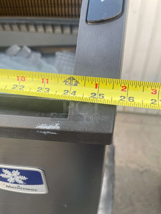 Working! Manitowoc Ice UYF0190A 26 inch W Half Cube NEO Undercounter Ice Maker - 193 lbs/day, Air Cooled NSF Tested and Working! - Image 8 of 10