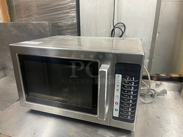 Working! Amana RCS10TS 1000w Commercial Microwave w/ Touch Pad, 120v NSF Tested and Working