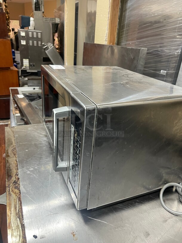 Working! Amana RCS10TS 1000w Commercial Microwave w/ Touch Pad, 120v NSF Tested and Working - Image 4 of 9