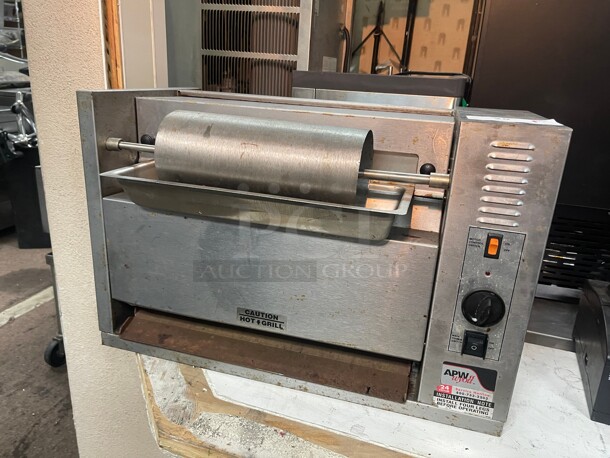 Working! APW Wyott M-95-2 Low Profile Vertical Bun Toaster 220 APW Wyott M-95-2 Low Profile Vertical Bun Toaster Volt NSF Tested and Working! - Image 3 of 9