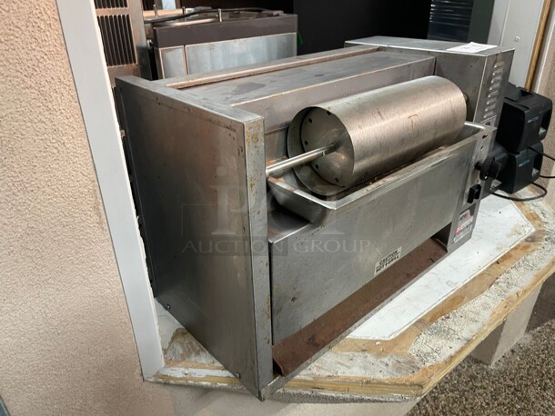 Working! APW Wyott M-95-2 Low Profile Vertical Bun Toaster 220 APW Wyott M-95-2 Low Profile Vertical Bun Toaster Volt NSF Tested and Working! - Image 4 of 9
