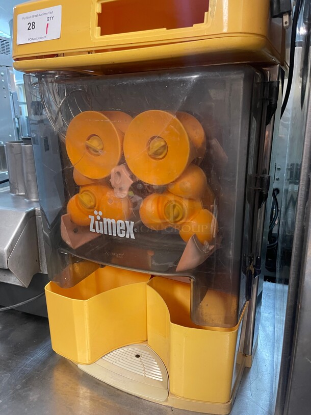 Zumex 09965 Versatile Pro Orange Commercial Automatic Juicer- 120V, 380W NSF Missing Parts  - Image 3 of 9