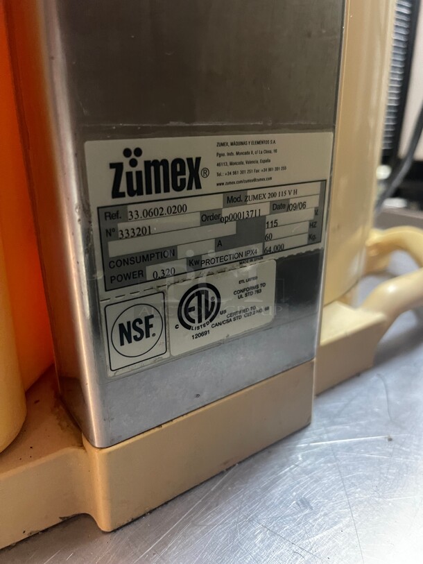 Zumex 09965 Versatile Pro Orange Commercial Automatic Juicer- 120V, 380W NSF Missing Parts  - Image 9 of 9