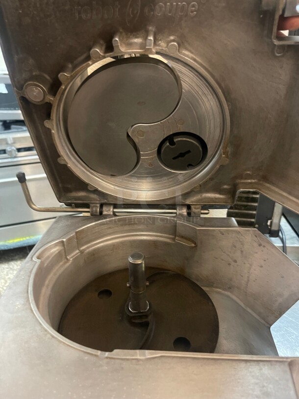 Working! Robot Coupe CL50 Continuous Feed Commercial Food Processor with 2 Discs - 1 1/2 hp NSF 115 Volt Tested and Working - Image 7 of 7