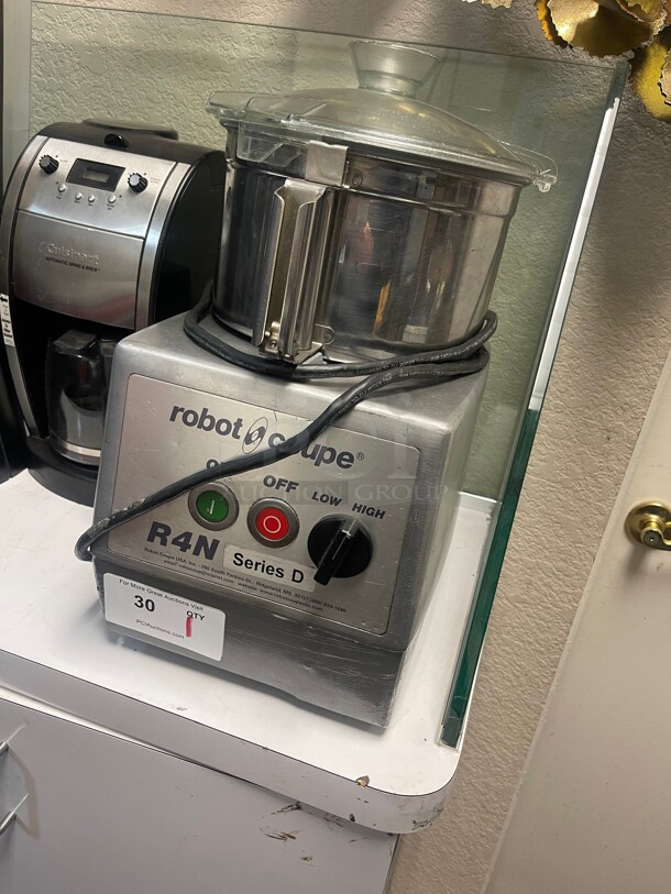 Working! Robot Coupe R4N 4.5 Liter Stainless Steel Cutter/Mixer NSF 220 Volt 3 Phase Tested and Working! - Image 1 of 8