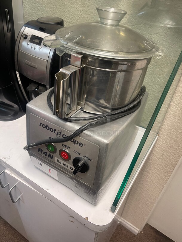 Working! Robot Coupe R4N 4.5 Liter Stainless Steel Cutter/Mixer NSF 220 Volt 3 Phase Tested and Working! - Image 4 of 8