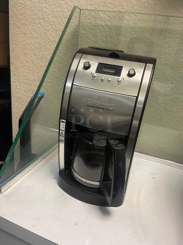 Cuisinart Grind and Brew 12- Cup Automatic Black Drip Coffee Maker with Built-In Grinder 115 Volt Tested and Working - Image 3 of 7