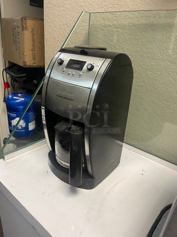 Cuisinart Grind and Brew 12- Cup Automatic Black Drip Coffee Maker with Built-In Grinder 115 Volt Tested and Working - Image 4 of 7