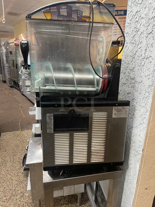 Crathco ID2.2F/ G23-2B LIGHT PANEL Double 2.9 Gallon Commercial Granita / Slushy / Frozen Beverage Machine with Manual Control and Light Panel - 115V NSF Working Missing Parts  - Image 4 of 8