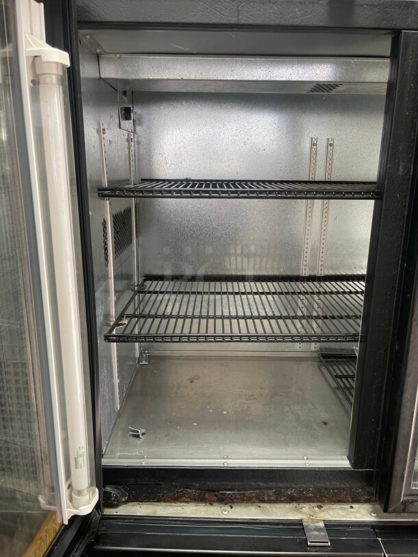 Working! True TBB-24GAL-72G 72 inch  Commercial Bar Refrigerator - 3 Swinging Glass Doors, Black, 115v NSF Tested and Working! - Image 4 of 7