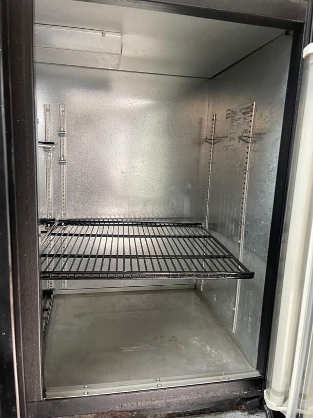 Working! True TBB-24GAL-72G 72 inch  Commercial Bar Refrigerator - 3 Swinging Glass Doors, Black, 115v NSF Tested and Working! - Image 5 of 7