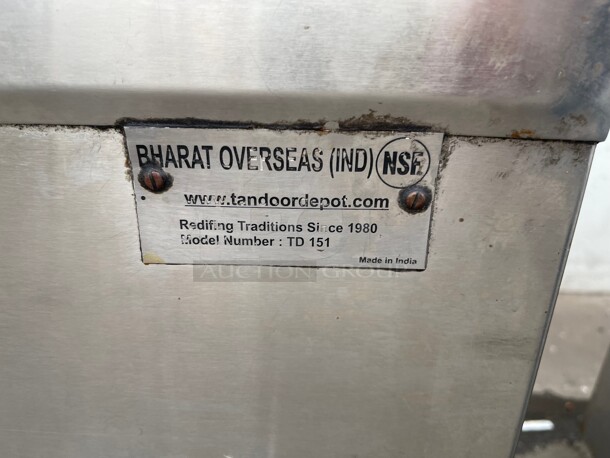Clean! Tandoor Oven, Commercial NSF Gas Tandoori Oven for Restaurants - 32 inch Natural Gas On Casters Tested and Working! - Image 4 of 6