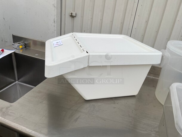 New! 10 Gallon Plastic Ingredient Bin & Flip Top Lid NSF  - Image 4 of 8