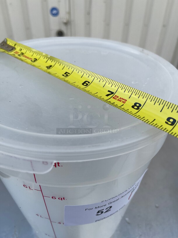 Cambro RFS8PP190 8 qt Round Storage Container - Translucent With Cover NSF  - Image 6 of 7